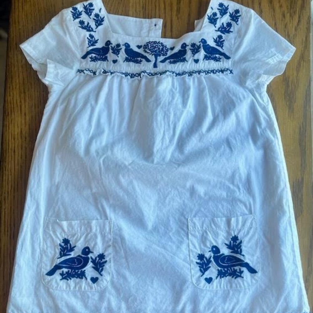 Mini Boden Embroidered Navy/Wht birds smock top